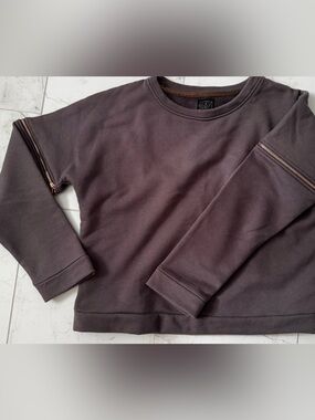 Lime & Vine Green Sweatshirt. Size L